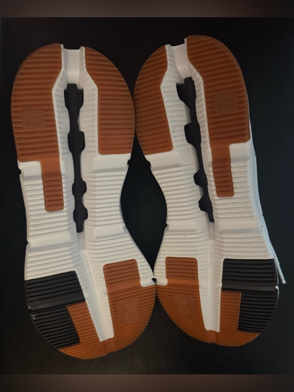 ON Cloudnova 2 Training Sneakers - Picture 15 of 16